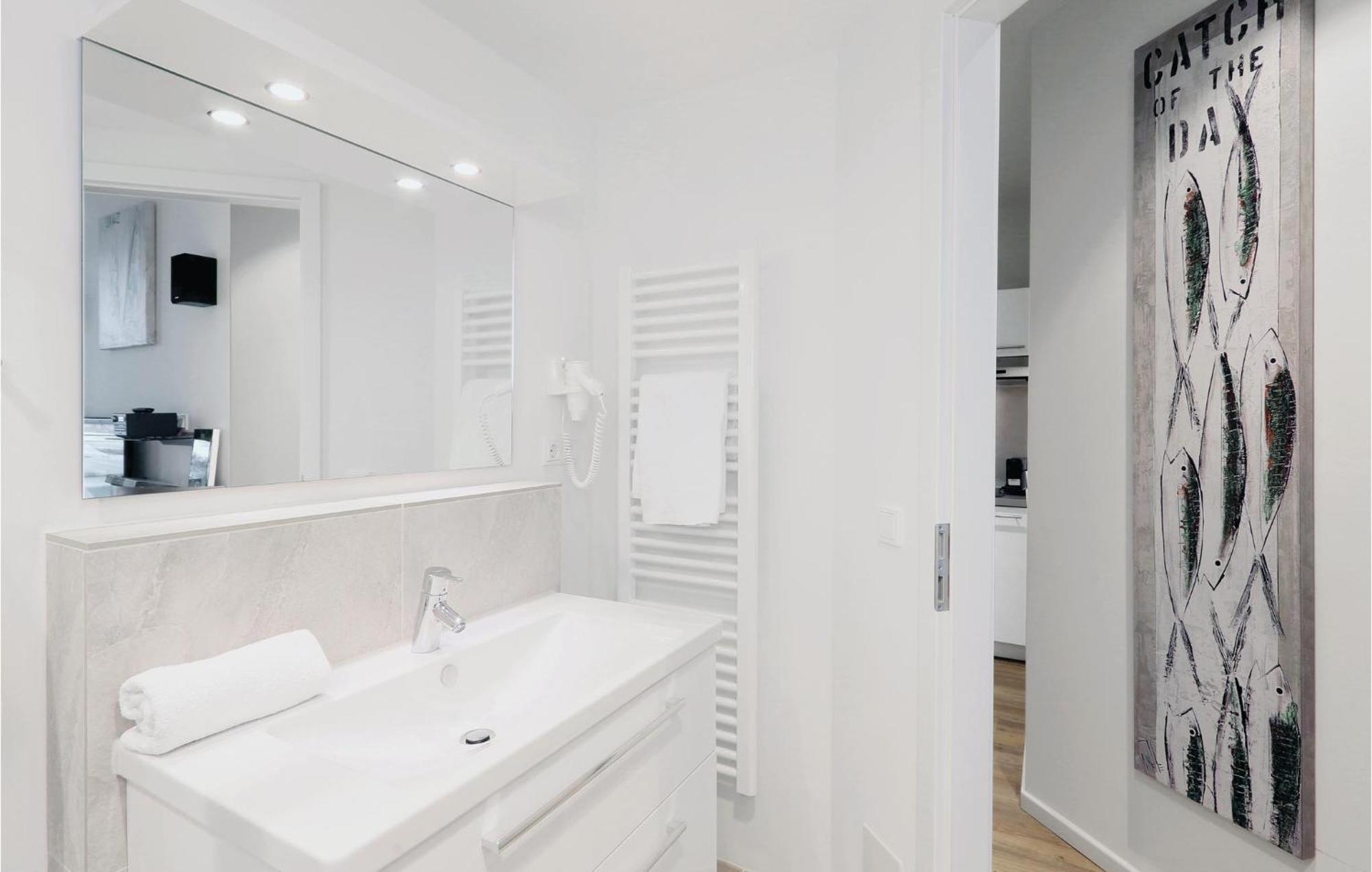 Amazing Apartment In Luebeck Travemuende With Wifi ภายนอก รูปภาพ